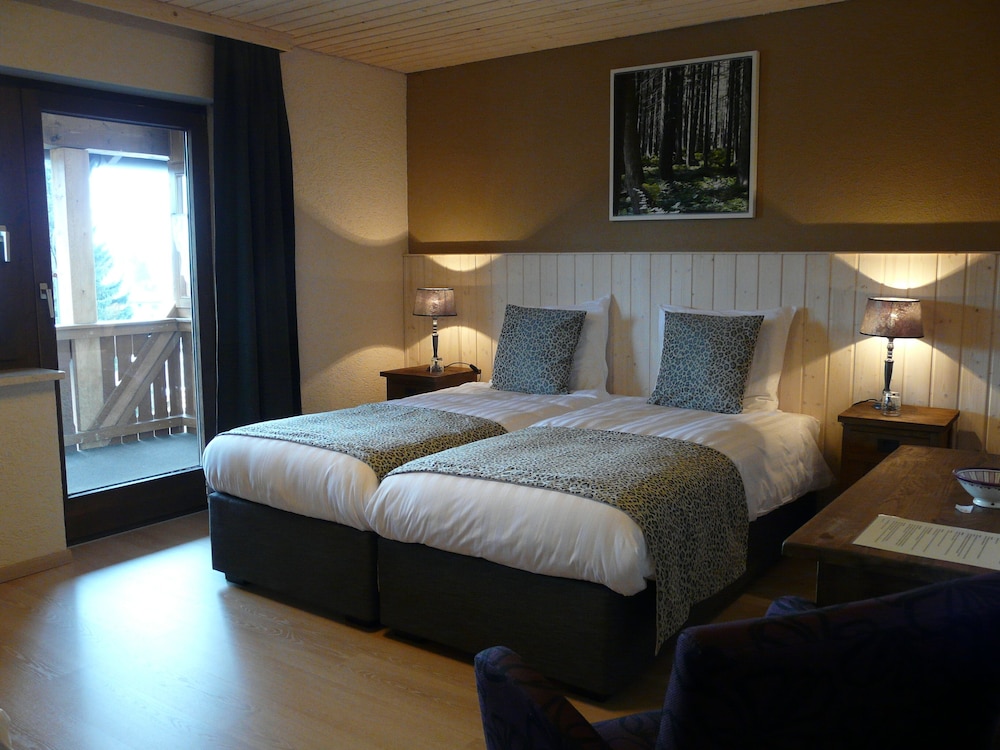 Deluxe Double Room, Balcony, Hill View photo 1