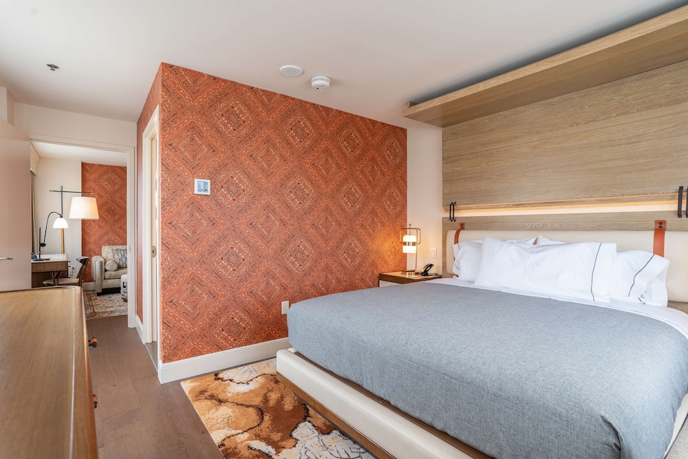 Deluxe Suite, 1 Bedroom - Photo 2