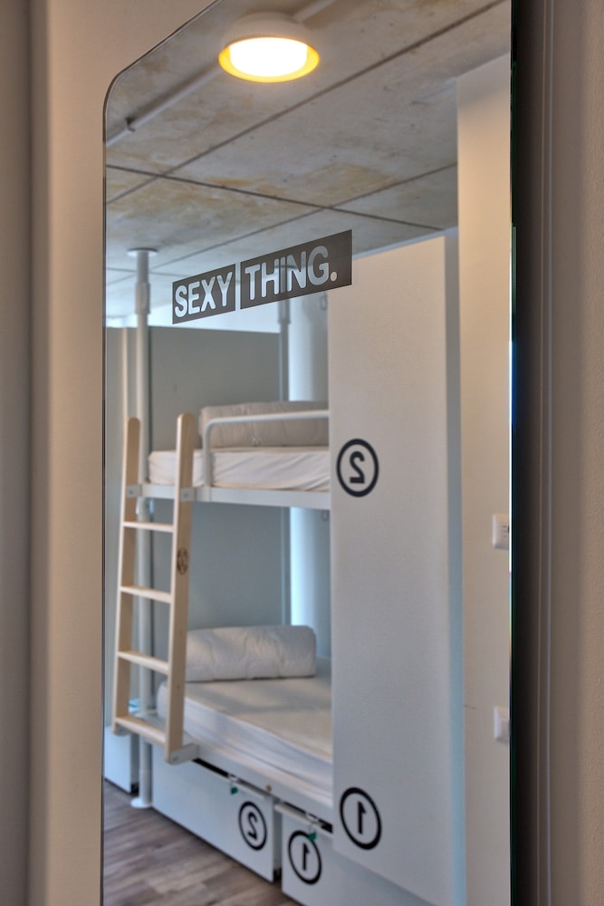 Shared Dormitory, Mixed Dorm, Ensuite photo 2