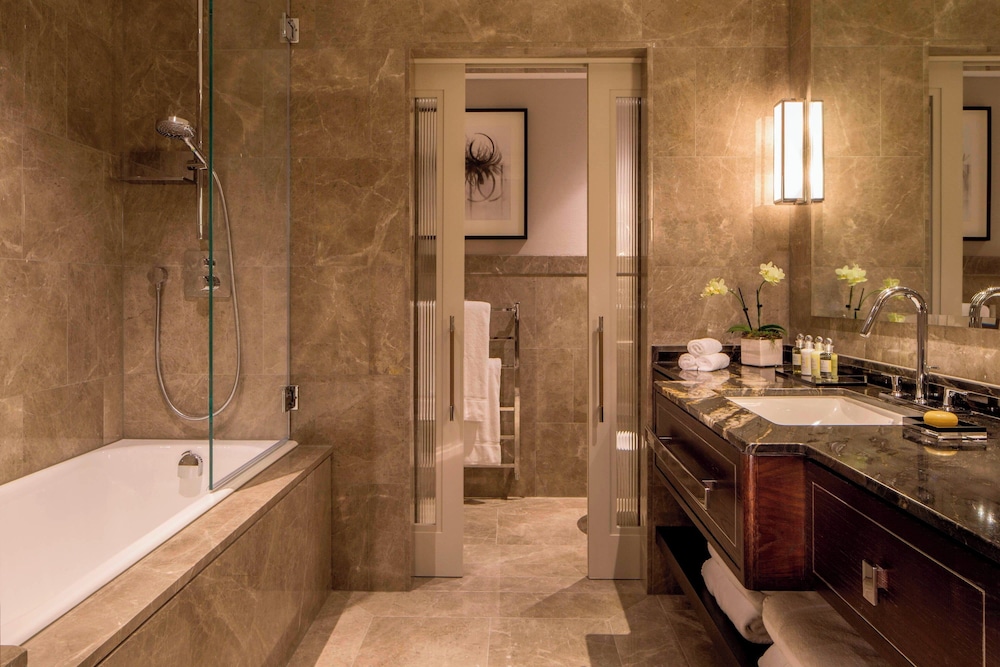 Superior Suite, 1 Bedroom thumbnail 5