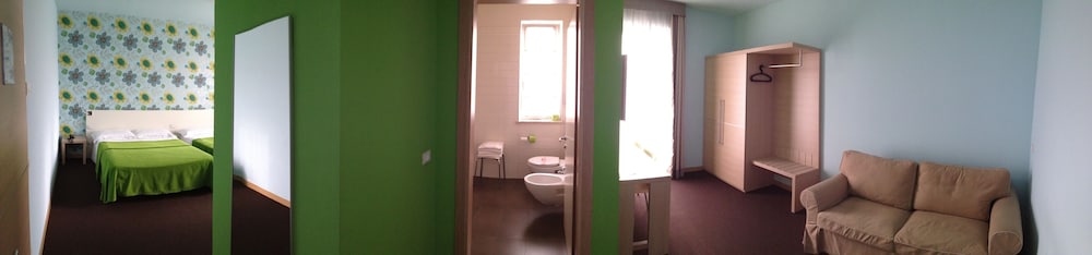 Family Room - Photo 3