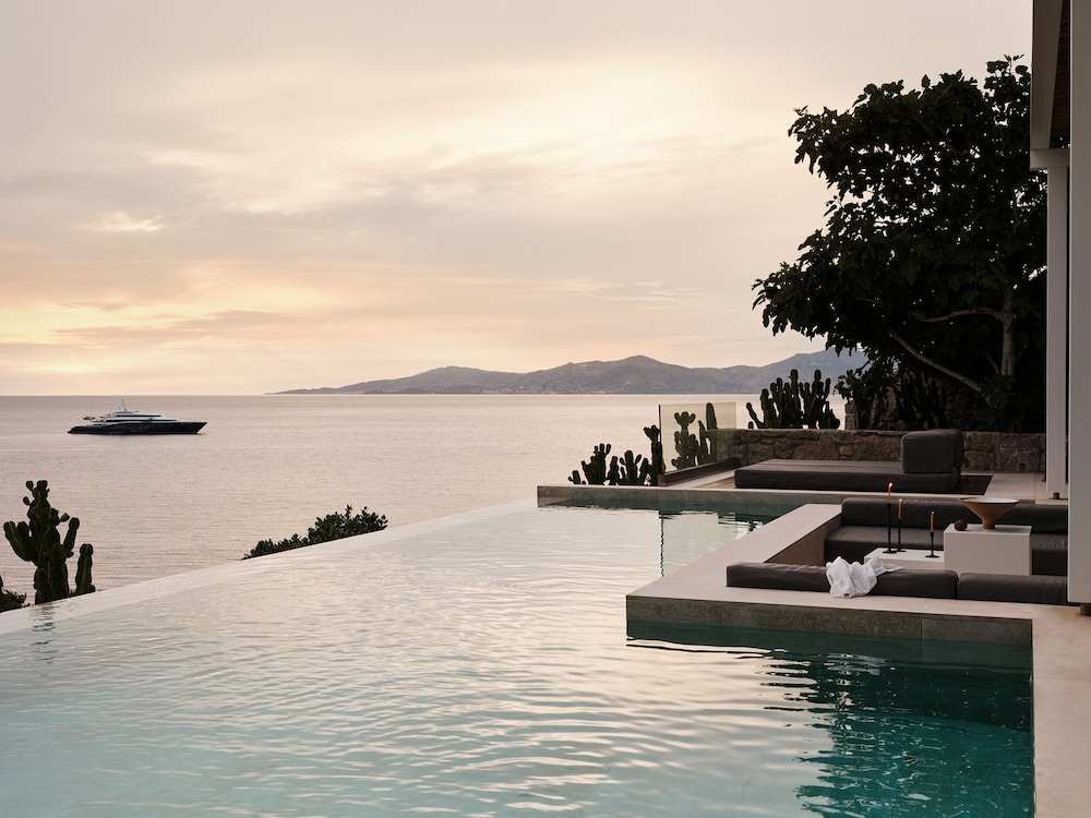 Bill&Coo Suite with Infinity Pool and Sea View - Photo 4