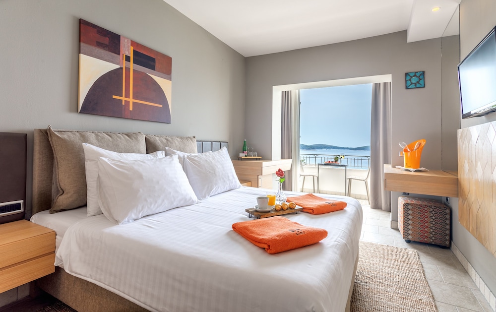 Superior Room - Partial Sea View - Photo 1