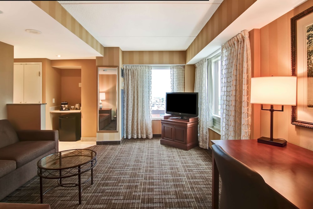 Junior Suite, 2 Queen Beds, Non Smoking (US Fallsview)