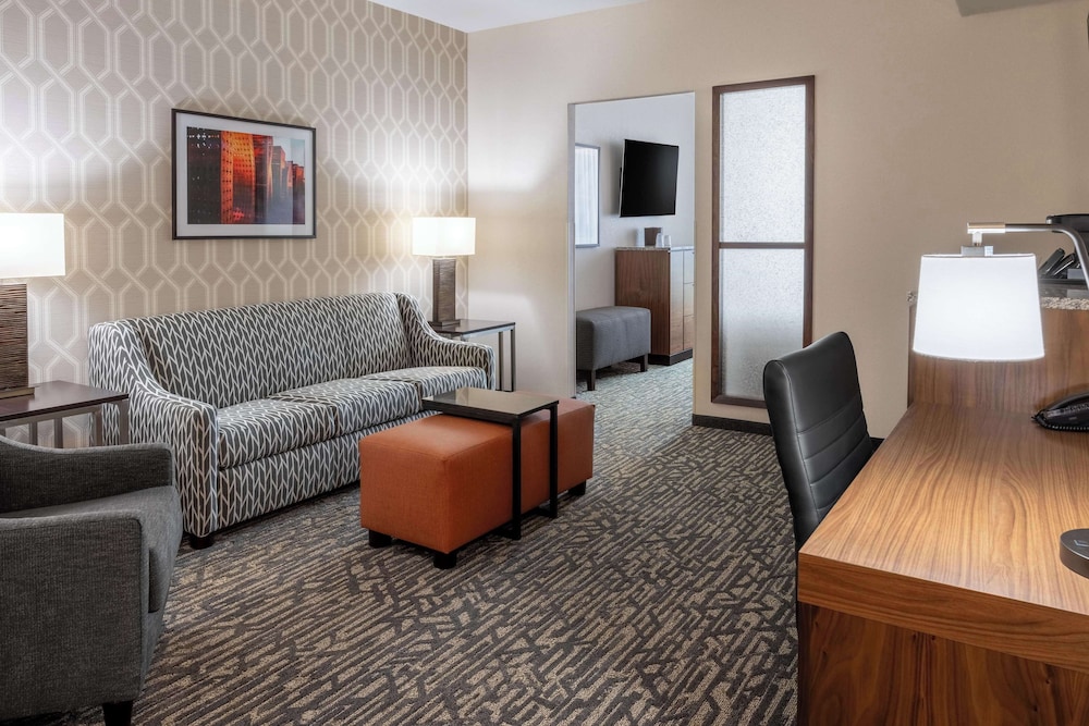 Suite, 2 Queen Beds, Accessible (2 Rooms, Roll in Shower) photo 3