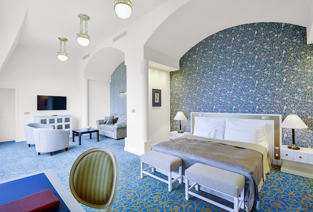Savoy Suite with Terrace - Photo 17