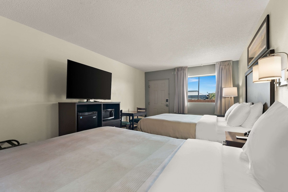 Room, 2 Queen Beds, Accessible, Non Smoking - Photo 3