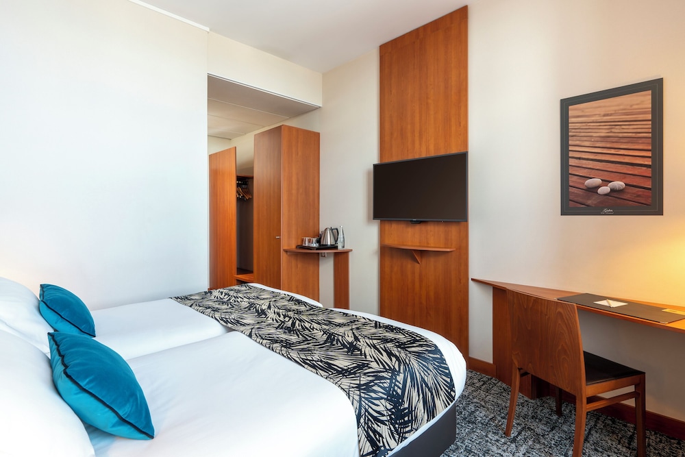Comfort Room, 2 Twin Beds, Non Smoking (Larger Room) photo 2