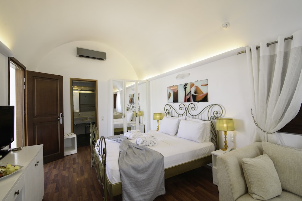 Royal Suite, Jetted Tub (private) - Photo 1