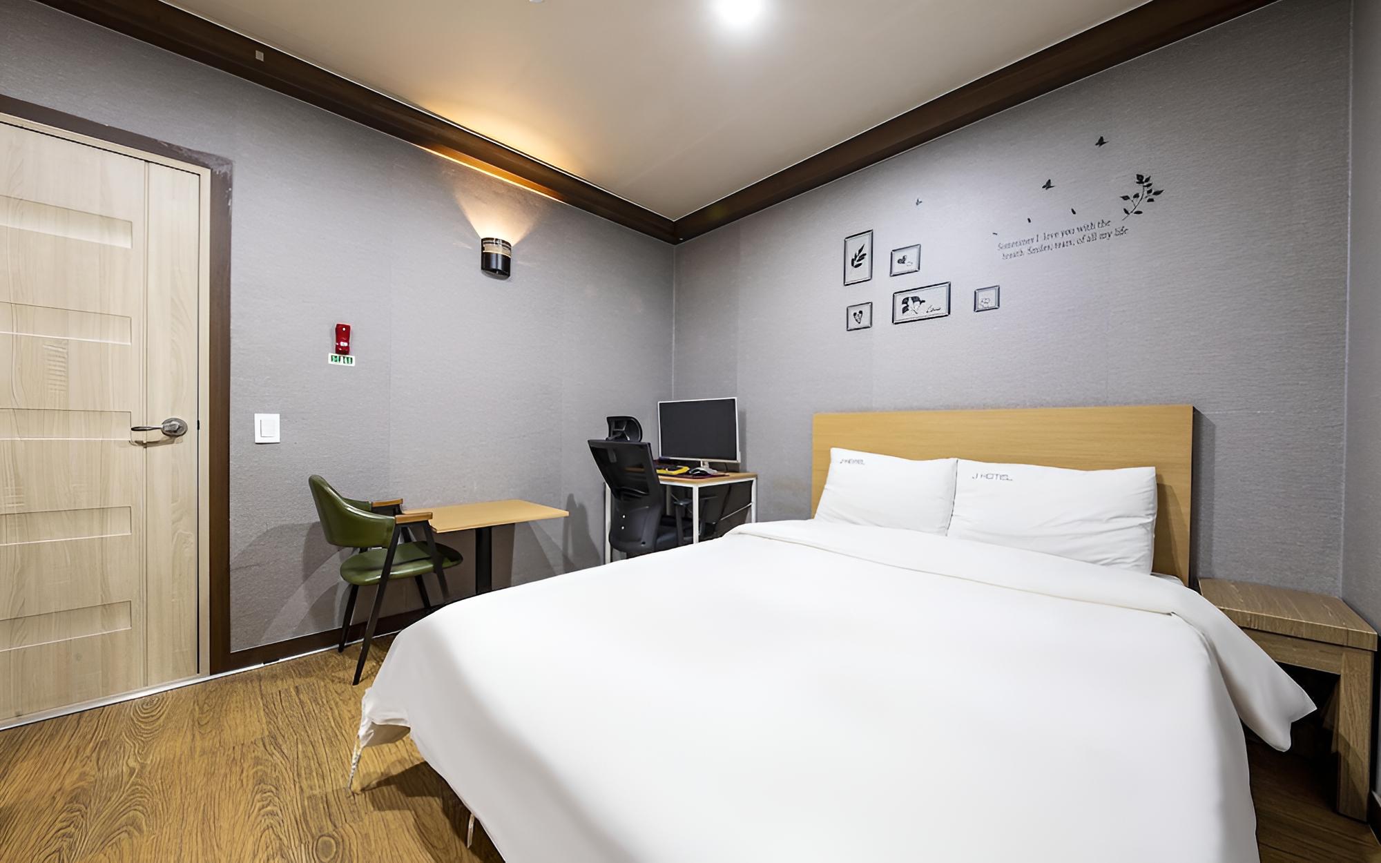 Room (Standard B (game 1PC Netflix availabl) - Photo 5