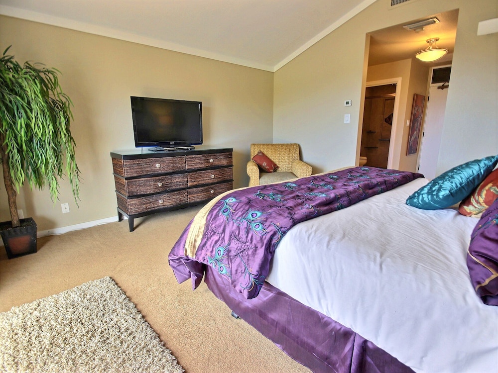 Condo (2 Bedrooms)