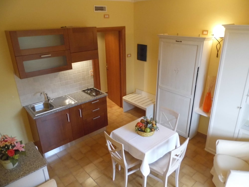 Deluxe Studio Suite, Balcony, Garden Area photo 3