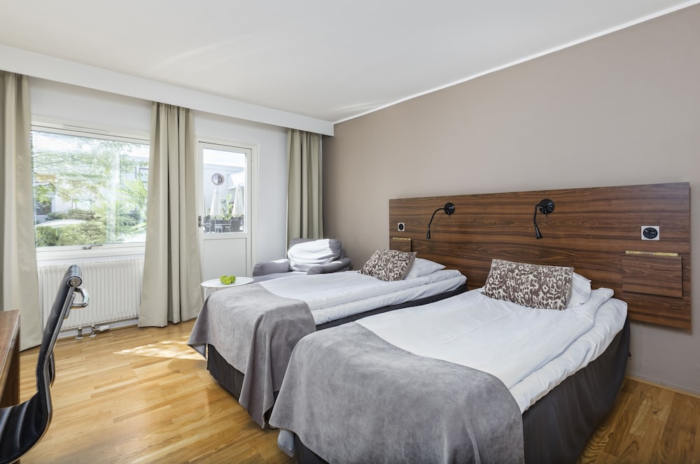 Standard Twin Room - Photo 1