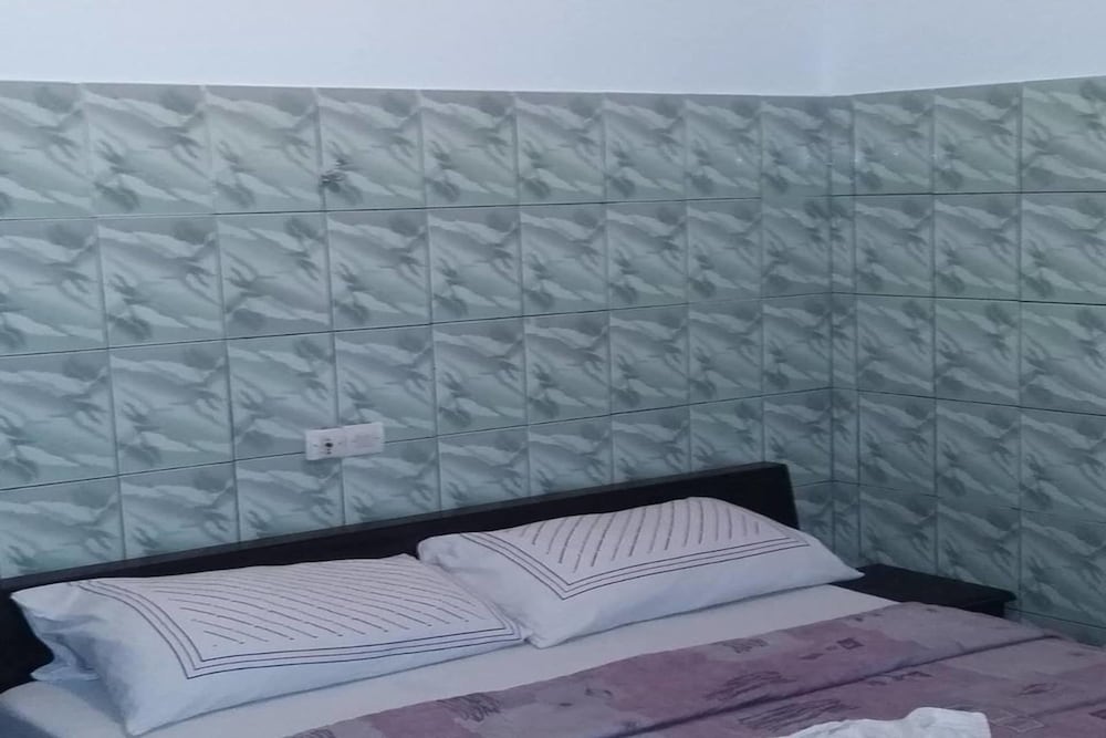Standard Room, 1 Queen Bed, Non Smoking photo 2