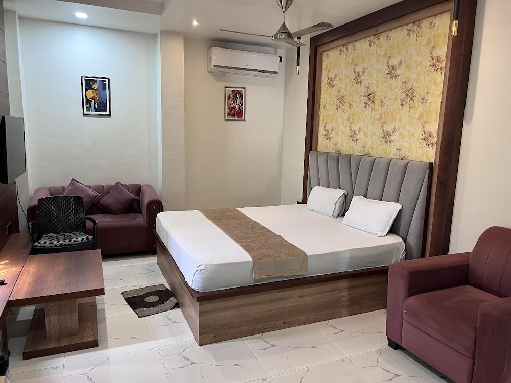 Deluxe Double or Twin Room, City View photo 3