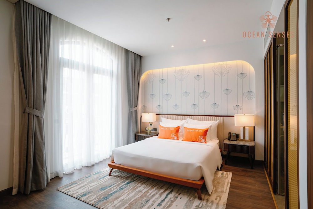 Classic Double Room, City View