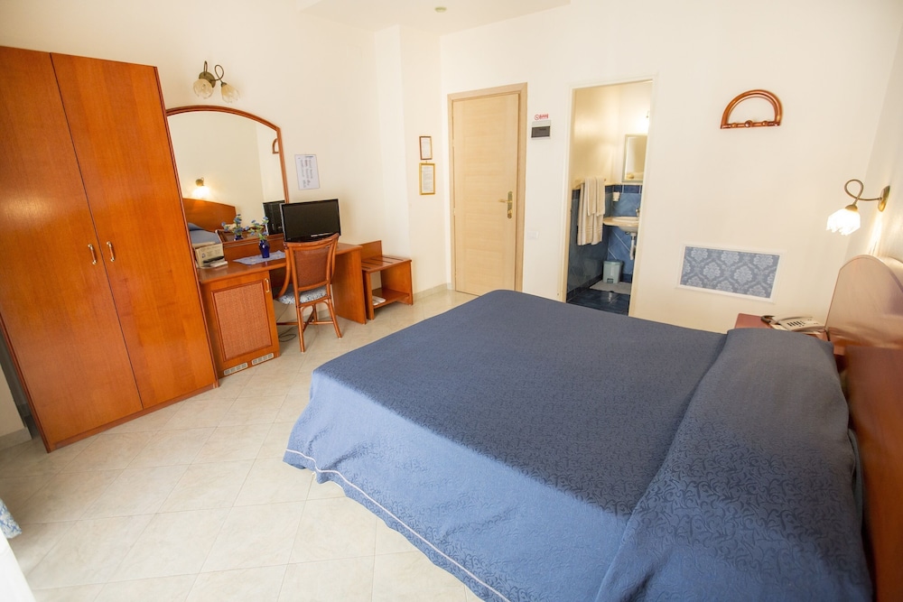 Standard Room, 1 Bedroom, Balcony photo 2