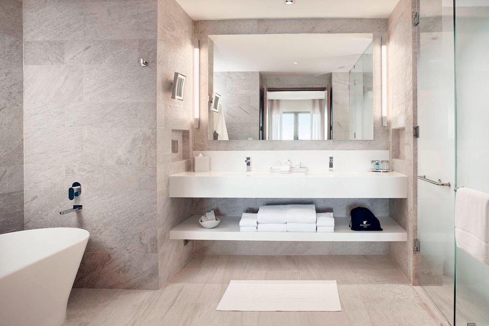 Club Suite, 1 Bedroom, Balcony