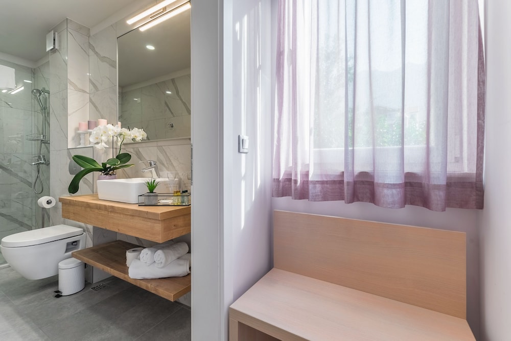 Twin Room, Balcony, Mountain View - Photo 6