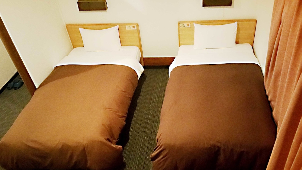 Twin Room, Non Smoking photo 3