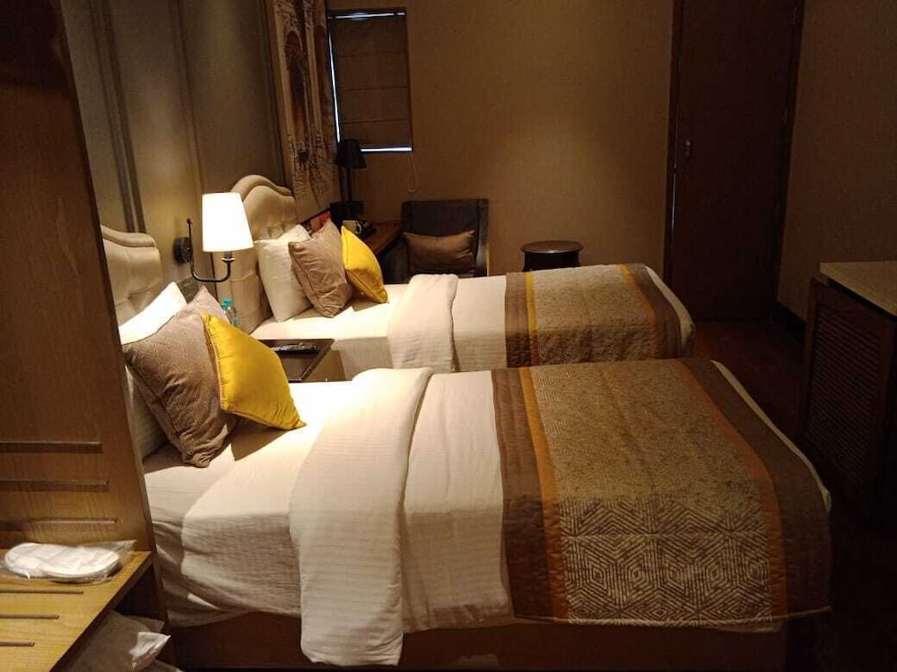 Elite Double Room, Non Smoking, No Windows - Photo 1