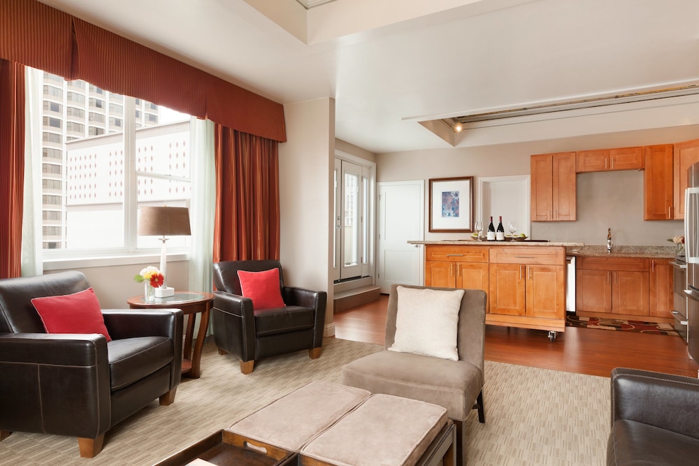 Suite, 1 Bedroom, Kitchen - Photo 8