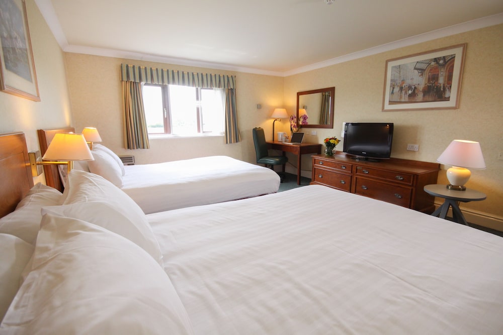 Standard Twin Or Family Room, 2 Double Beds - Photo 2