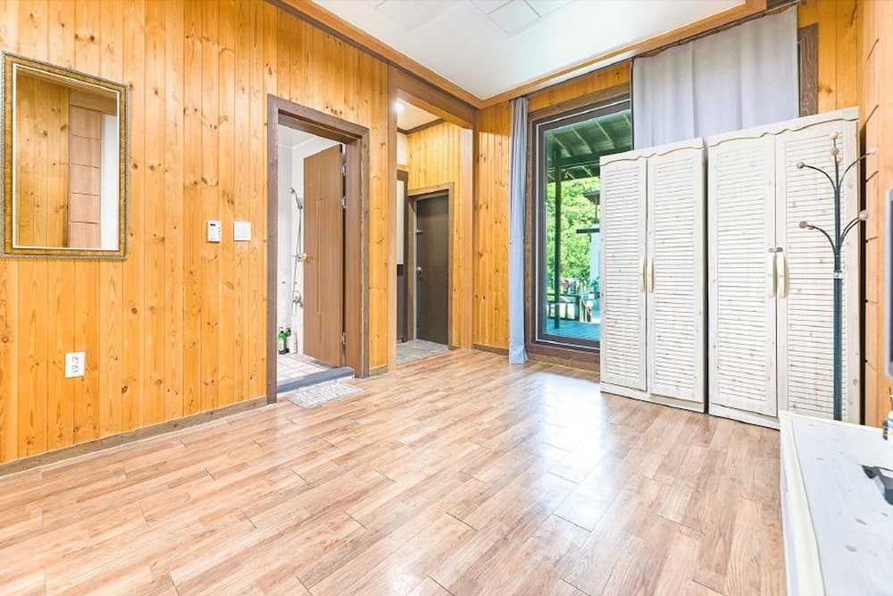 Basic Room, 1 Bedroom (C 102) - Photo 2