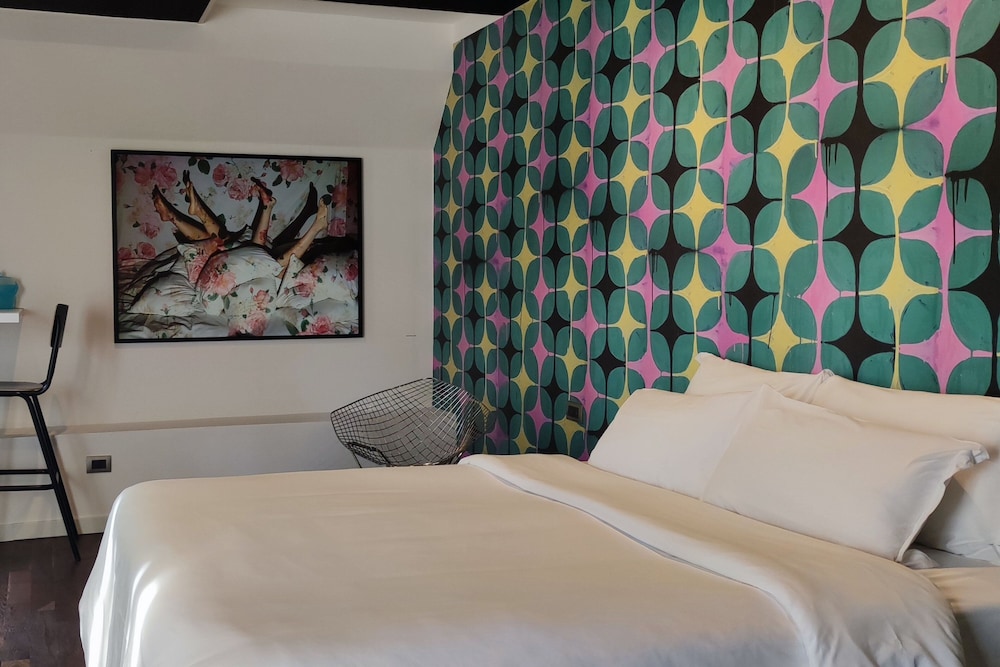Superior Room, 1 King Bed, Balcony - Photo 9