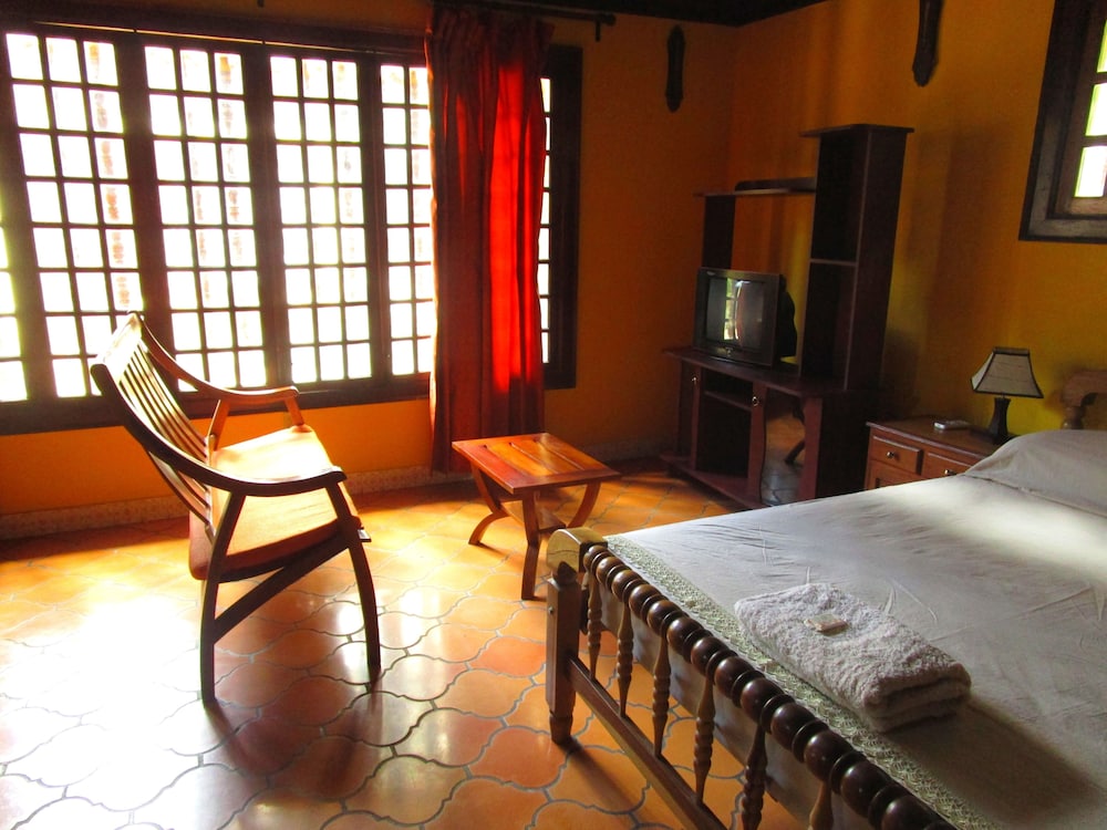 Family Suite, Multiple Beds, Courtyard View photo 2
