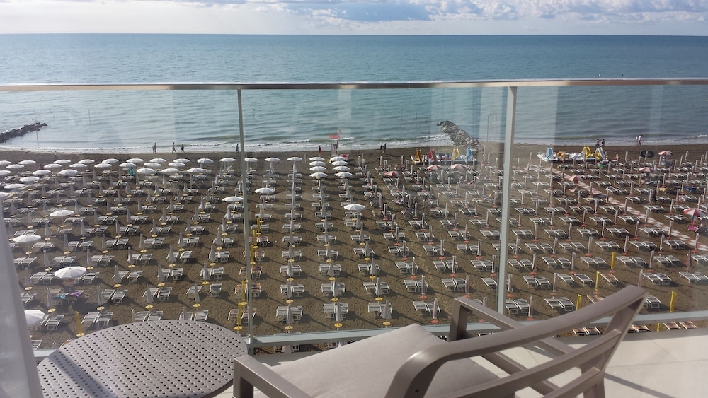 Suite, Terrace, Partial Sea View photo 2