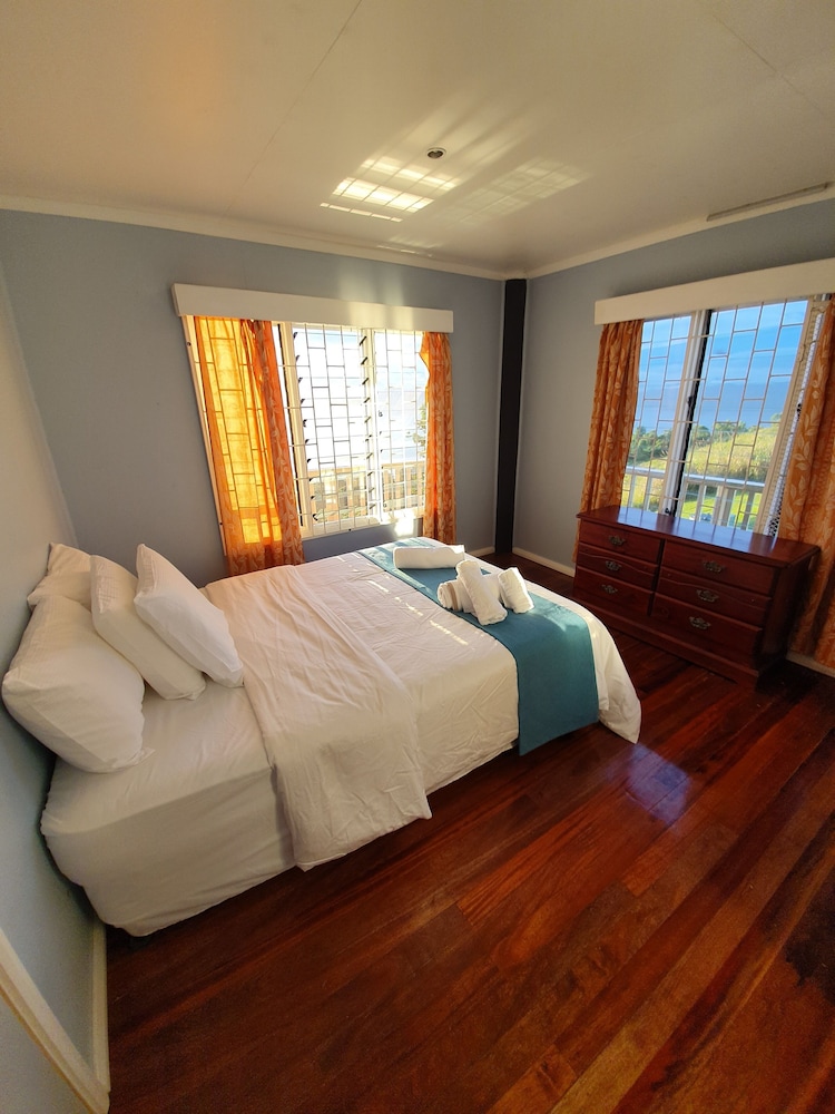 House, 3 Bedrooms photo 3