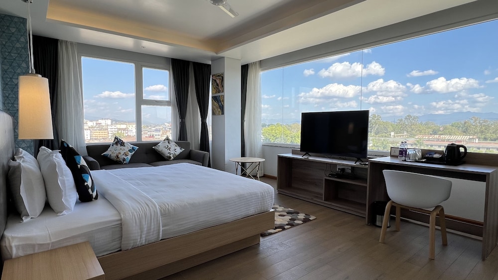 Executive Room - Photo 1