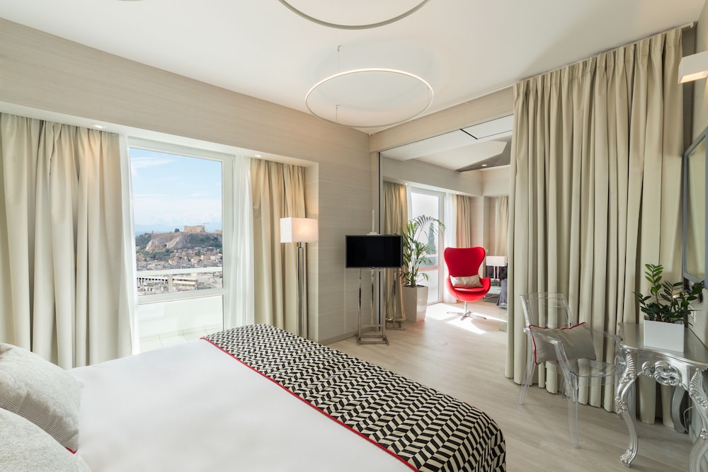 Deluxe Suite with Corner Balcony and Panoramic Acropolis View photo 1