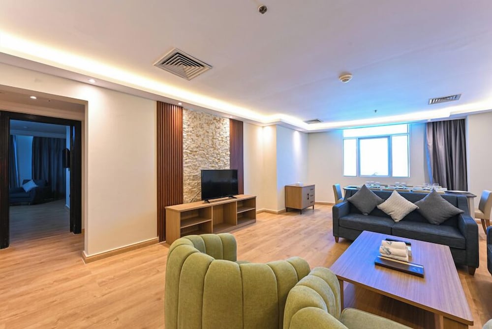 Family Apartment, 2 Bedrooms, Kitchen, Tower - Photo 2