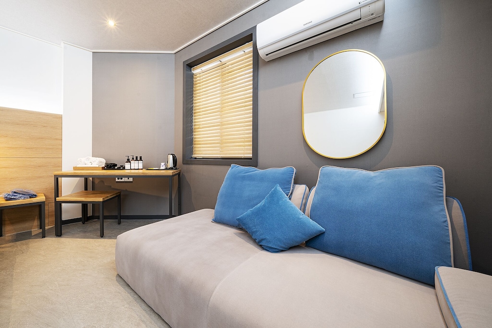 Suite - Photo 4