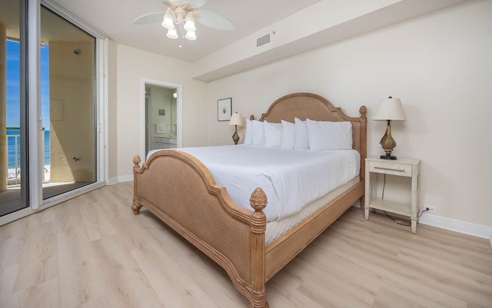 Condo, 3 Bedrooms