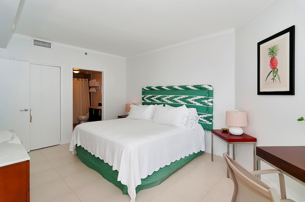 Superior Condo, 1 Bedroom, Bay View photo 2