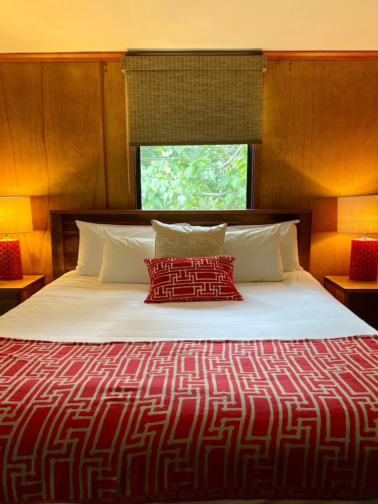 Romantic Cottage, 1 Bedroom (Silky Oak) photo 3