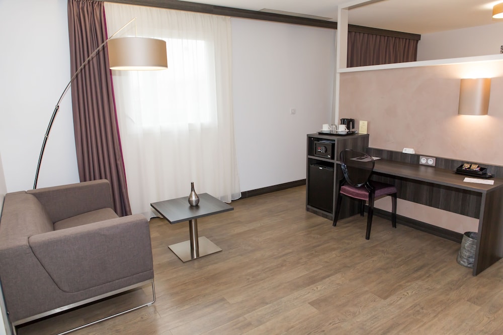 Suite - Photo 6