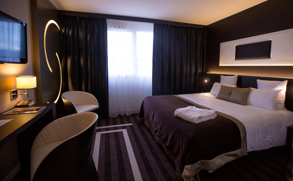 Standard Double or Twin Room photo 3