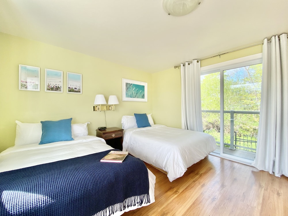 Exclusive Quadruple Room, 2 Double Beds photo 3