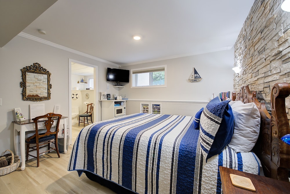 Suite, 1 Queen Bed photo 1