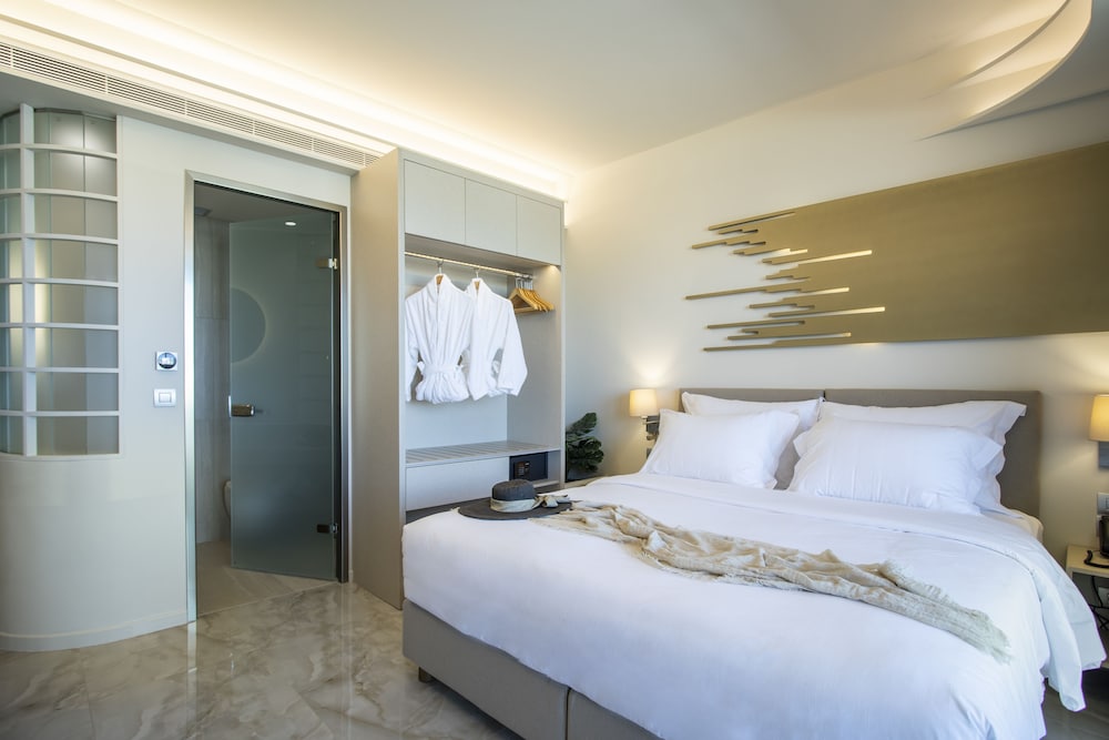 Signature Suite (Athens View) thumbnail 6