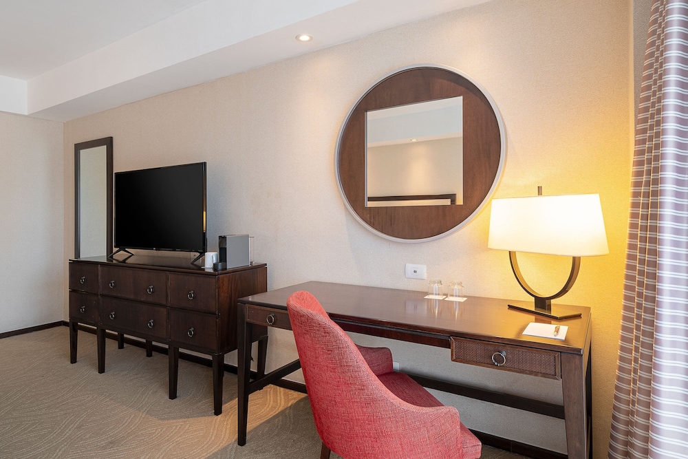 Room, 2 Double Beds, Partial Ocean View (Balcony) - Photo 4