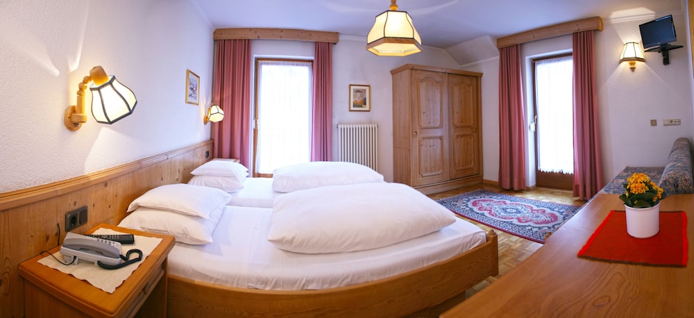 Standard Double Room photo 3