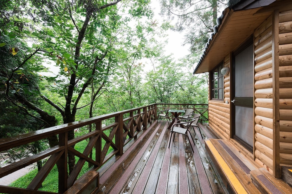 Family Room Cabin photo 2