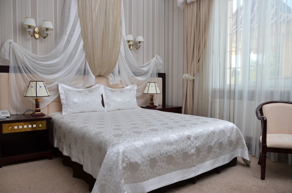 Honeymoon Suite photo 3