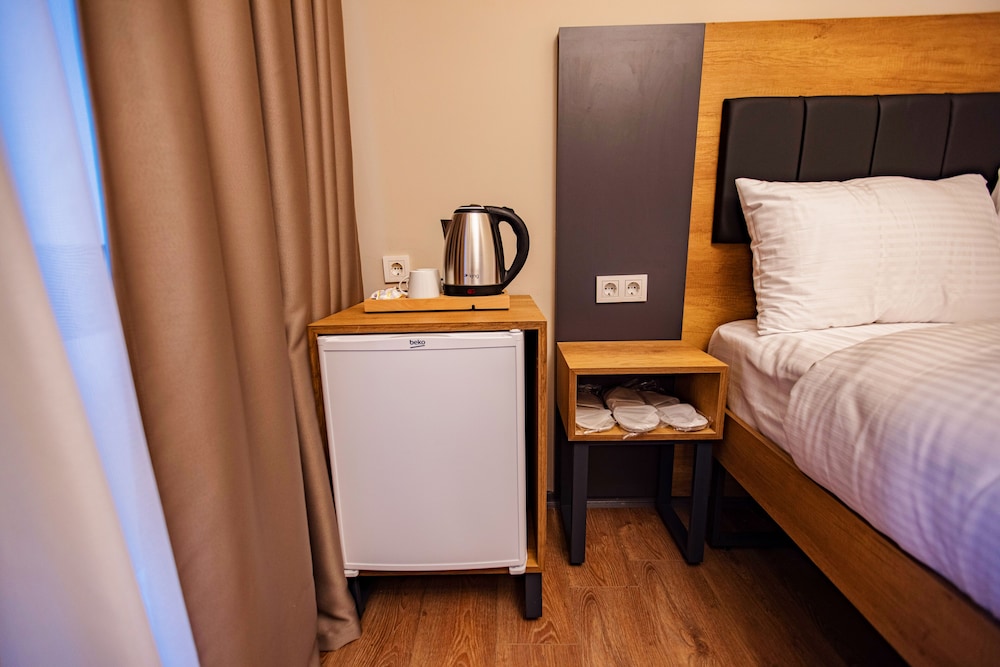 Basic Quadruple Room photo 2