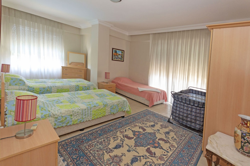 Villa photo 3